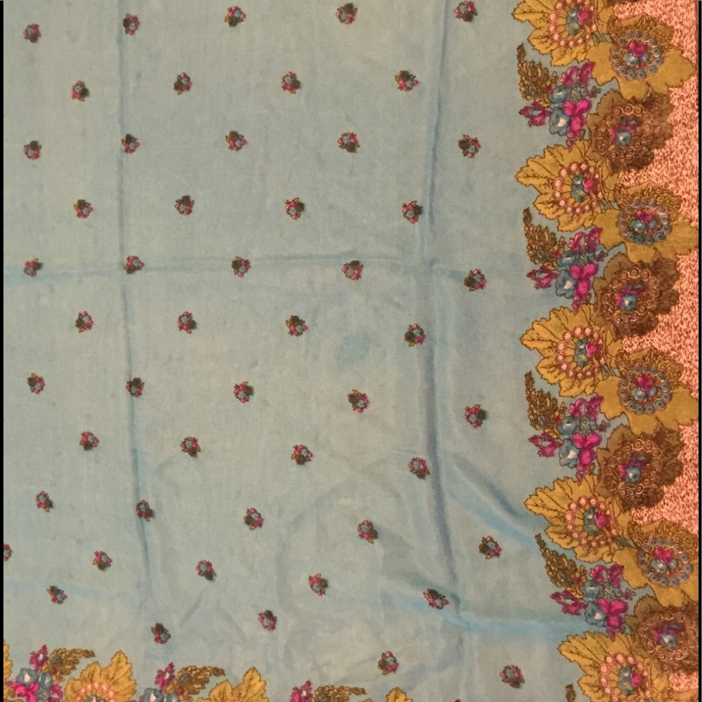 Oversized blue green floral scarf - Picture 8 of 8